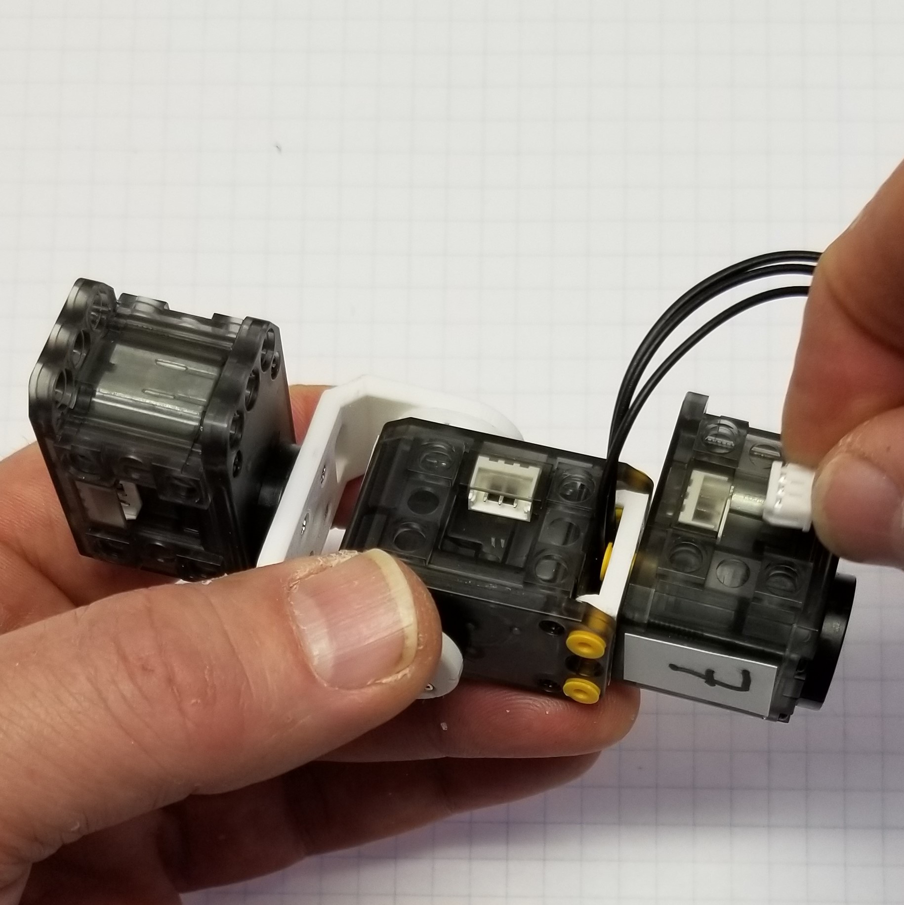 connect cable to bottom of servo7